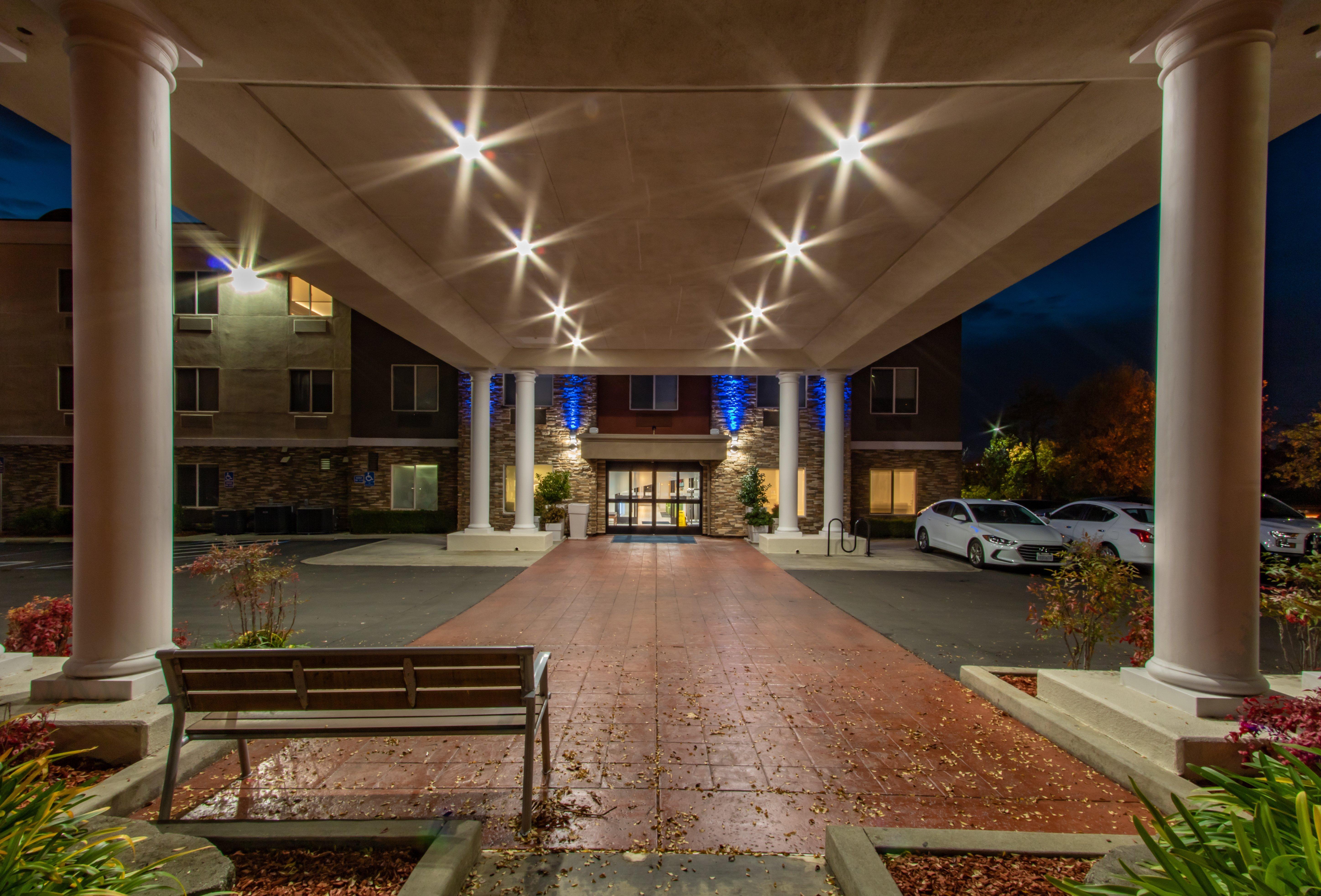 Holiday Inn Express Hotel & Suites Roseville - Galleria Area By Ihg Eksteriør bilde