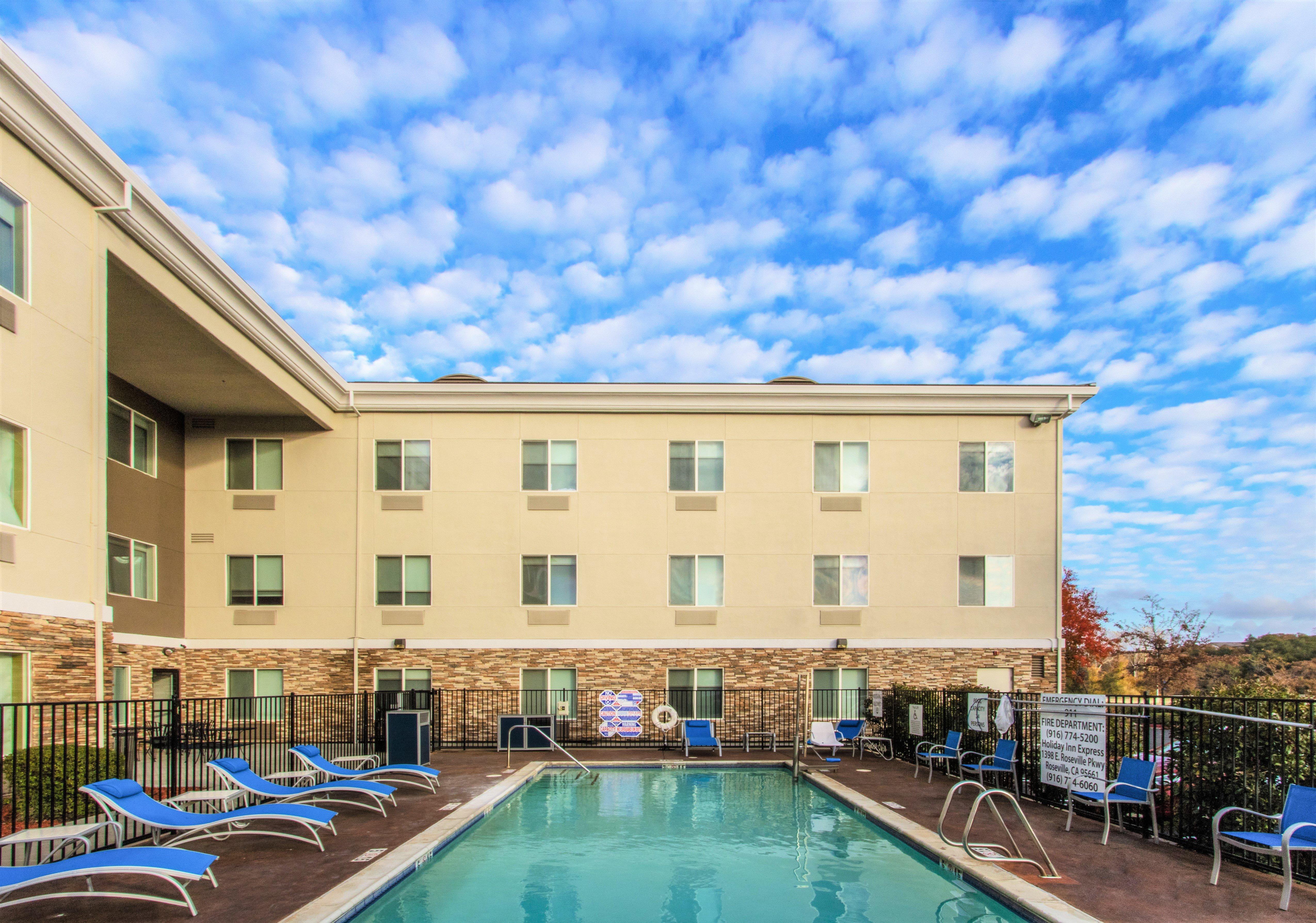 Holiday Inn Express Hotel & Suites Roseville - Galleria Area By Ihg Eksteriør bilde